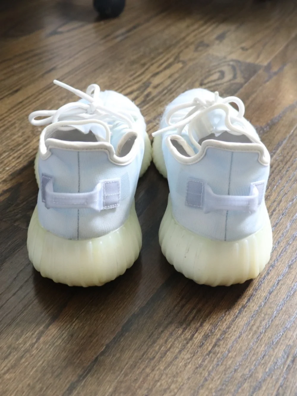 Adidas Yeezy Boost 350 V2 Mono Ice Low Top Athletic Sneaker Size 11 White Blue - Picture 10 of 16